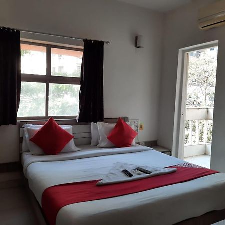 Hotel Saikripa Imperial Daman Bagian luar foto