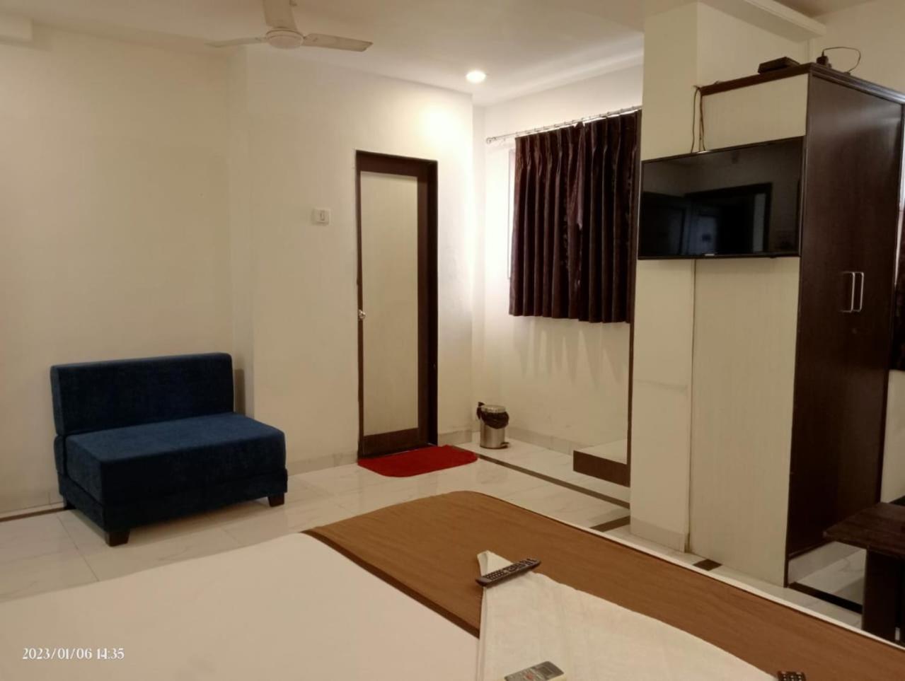 Hotel Saikripa Imperial Daman Bagian luar foto