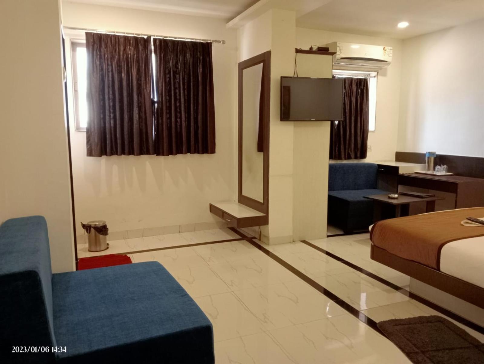 Hotel Saikripa Imperial Daman Bagian luar foto