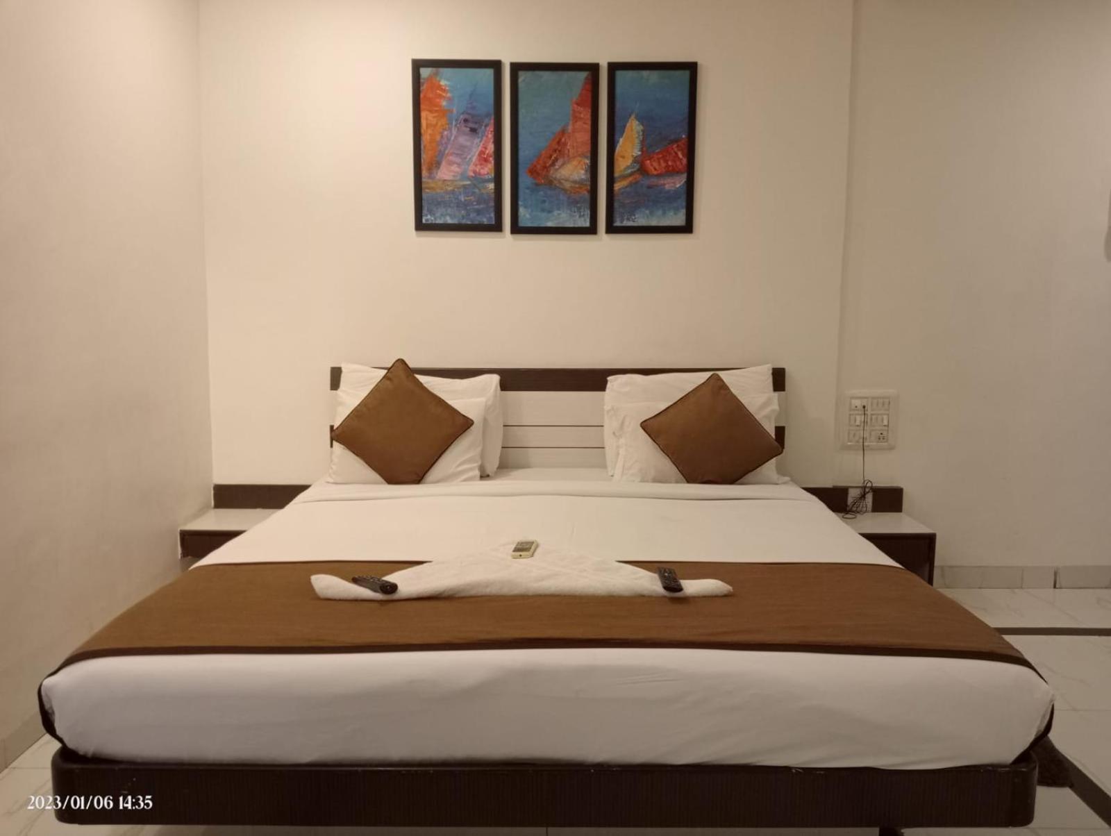 Hotel Saikripa Imperial Daman Bagian luar foto