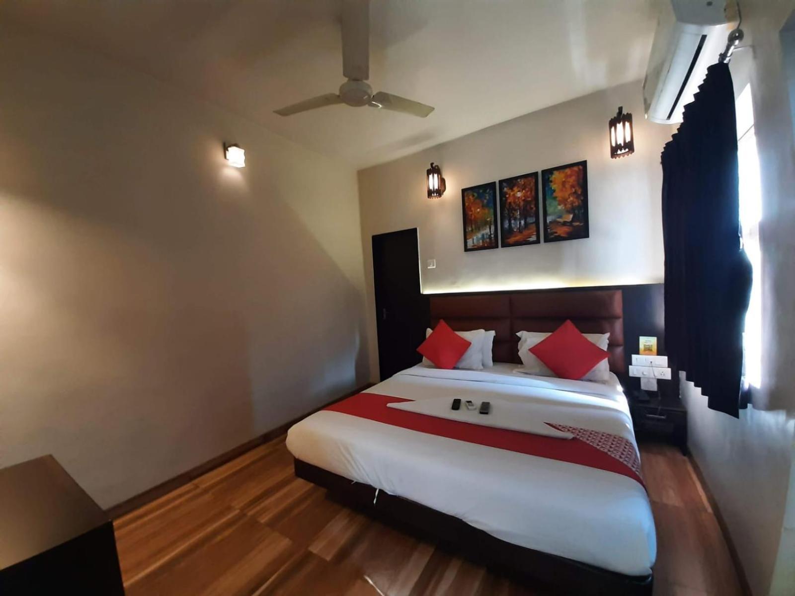 Hotel Saikripa Imperial Daman Bagian luar foto