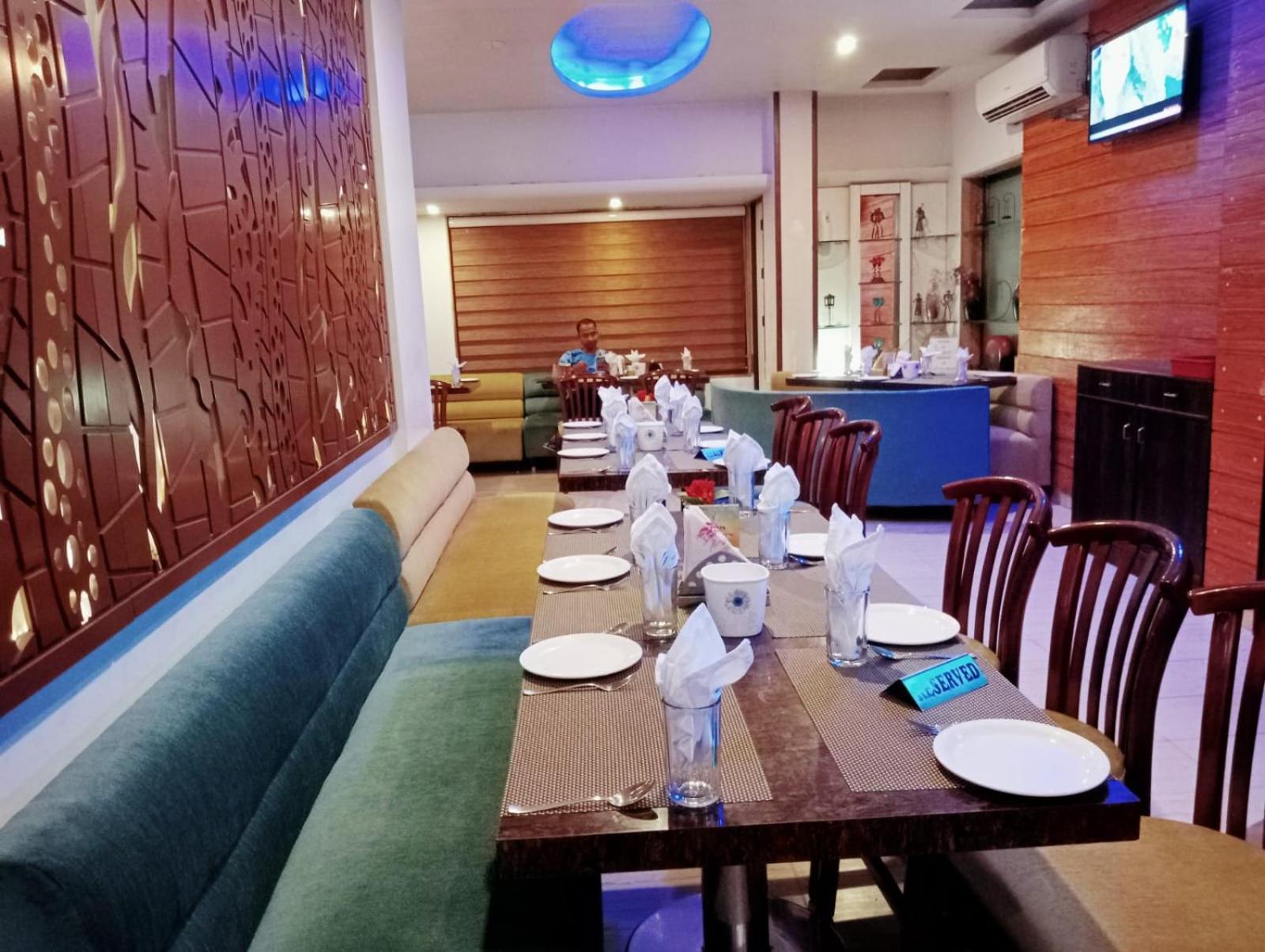 Hotel Saikripa Imperial Daman Bagian luar foto