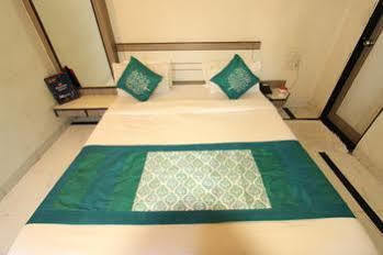 Hotel Saikripa Imperial Daman Bagian luar foto